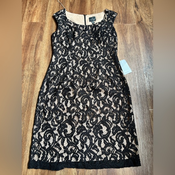 ADRIANNA PAPELL  Embroidered Lace Overlay Sheath DRES size 6 - Picture 1 of 6